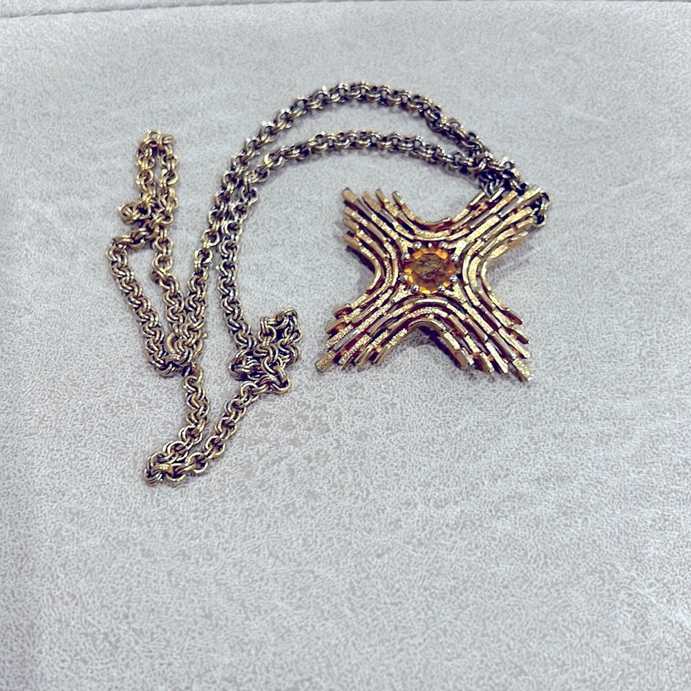 Vintage SARAH COVENTRY GOLD TONE FAUX CITRINE RHINESTONE CROSS PENDANT NECKLACE
